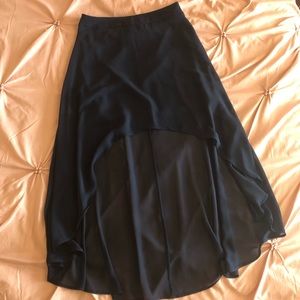 Light high low skirt